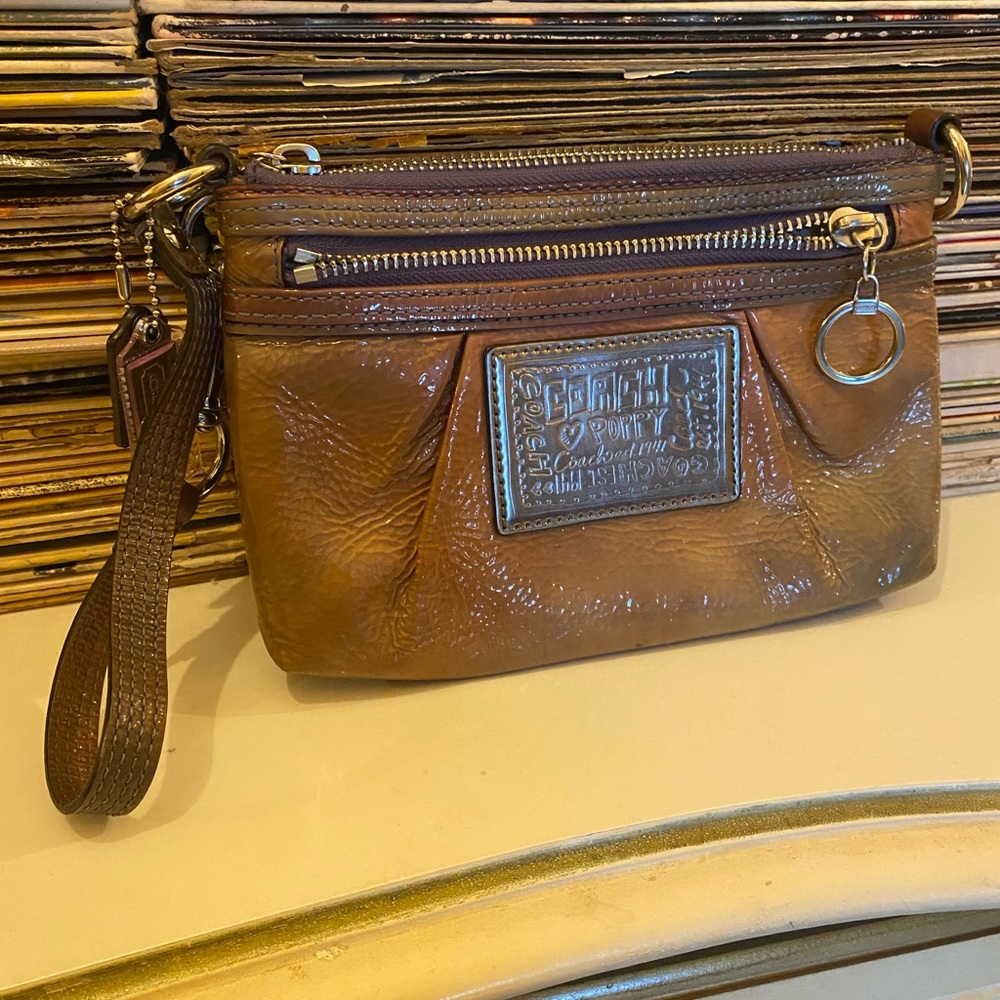 💜 Coach poppy wrislet with 2 hang tags 🏷️ 🏷️  💜 - Picture 8 of 15